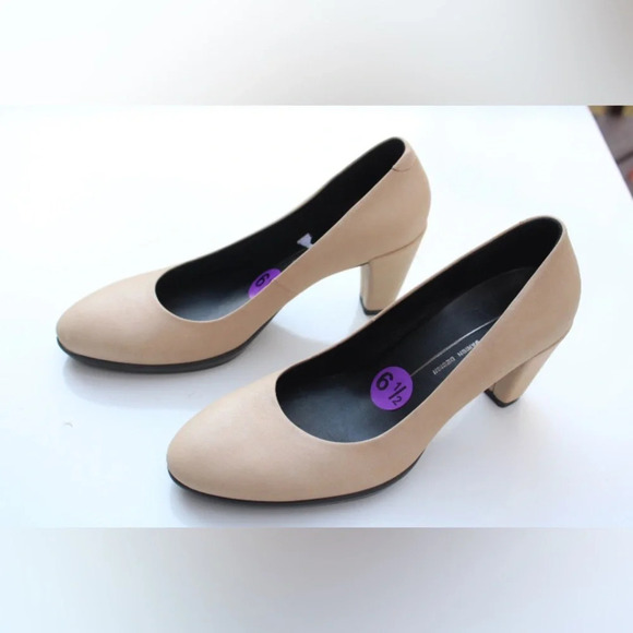 NWOT Ecco classic pumps - Picture 4 of 11